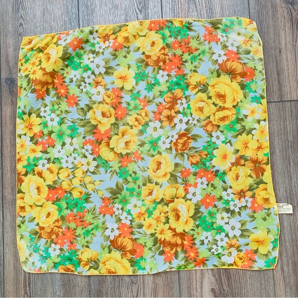 Scarf - Picture 1 of 4